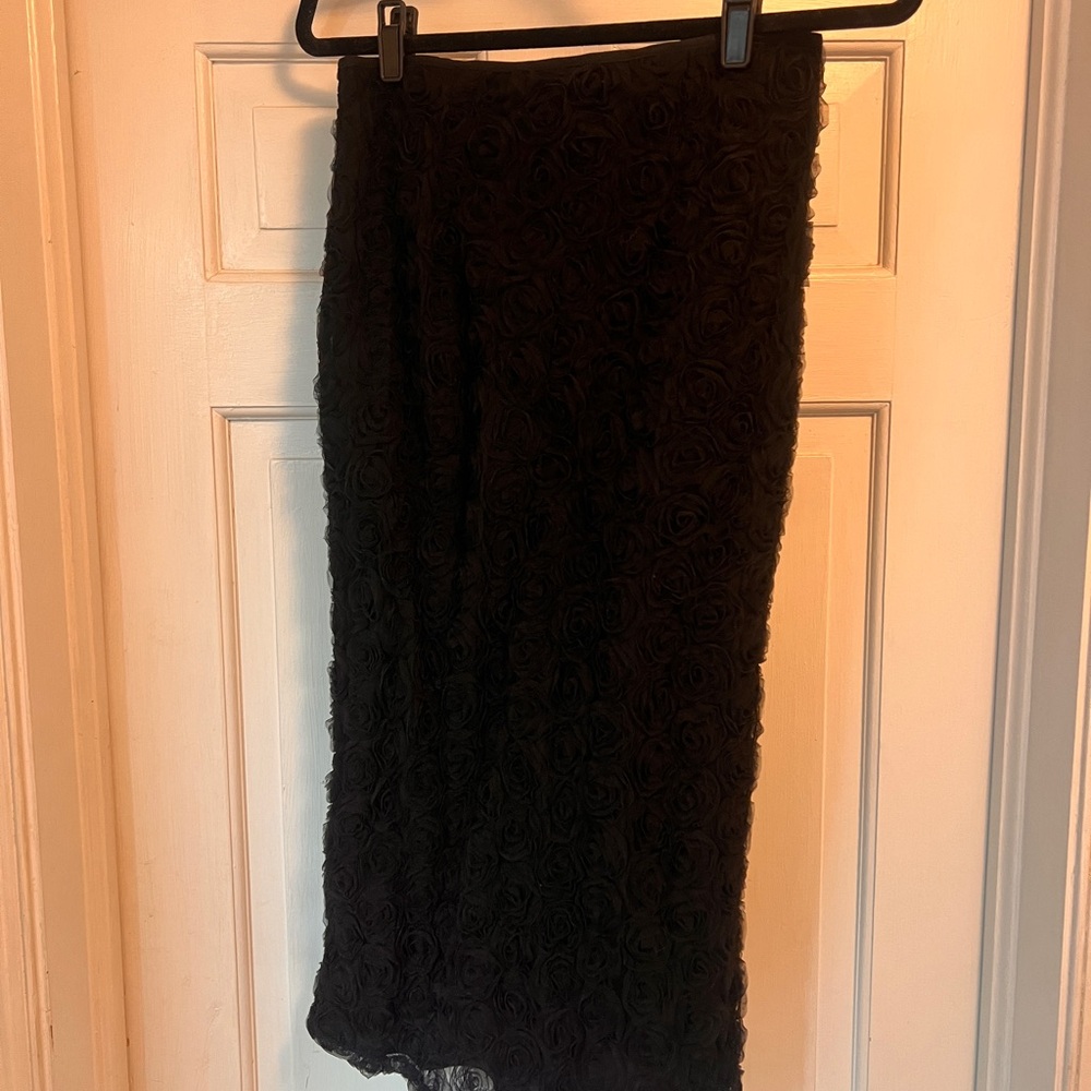 Lulu's Black Floral Textured Pencil Skirt